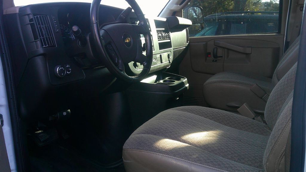 2021 Chevrolet Express Image 3