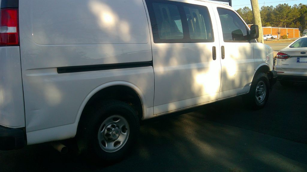 2021 Chevrolet Express Image 5