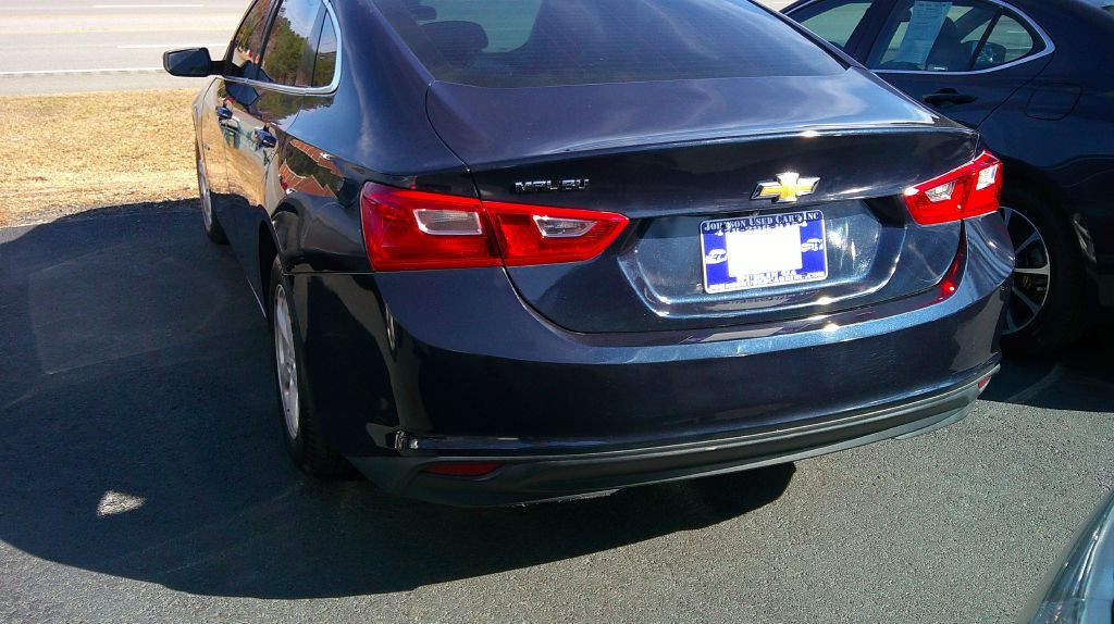 2018 Chevrolet Malibu Image 3