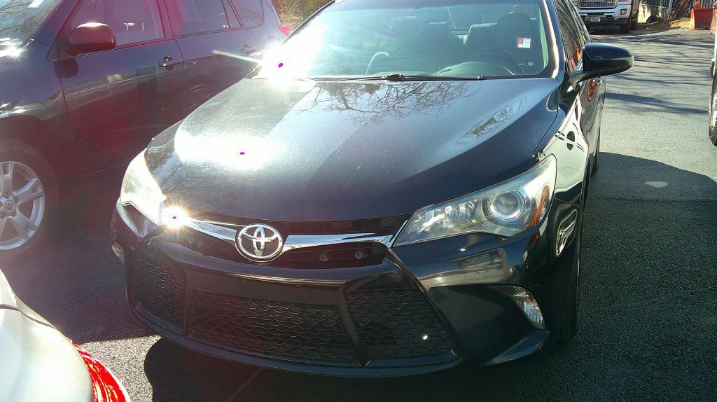 2016 Toyota Camry Image 1