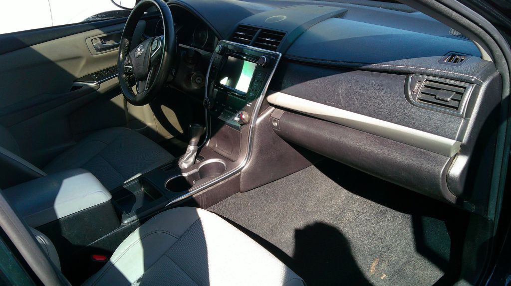 2016 Toyota Camry Image 6