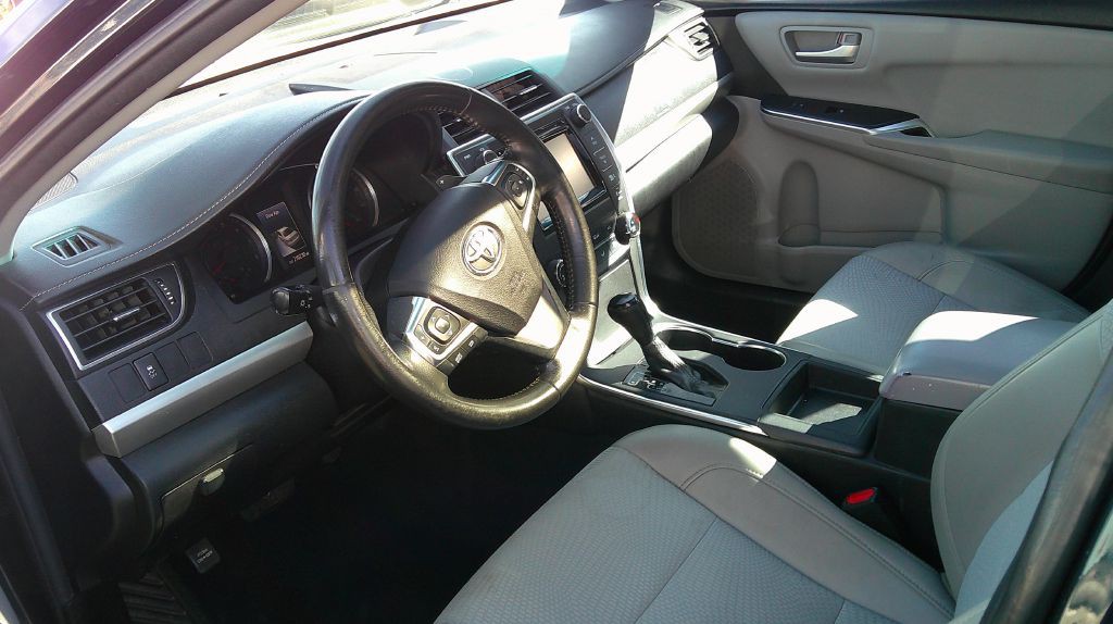 2016 Toyota Camry Image 9