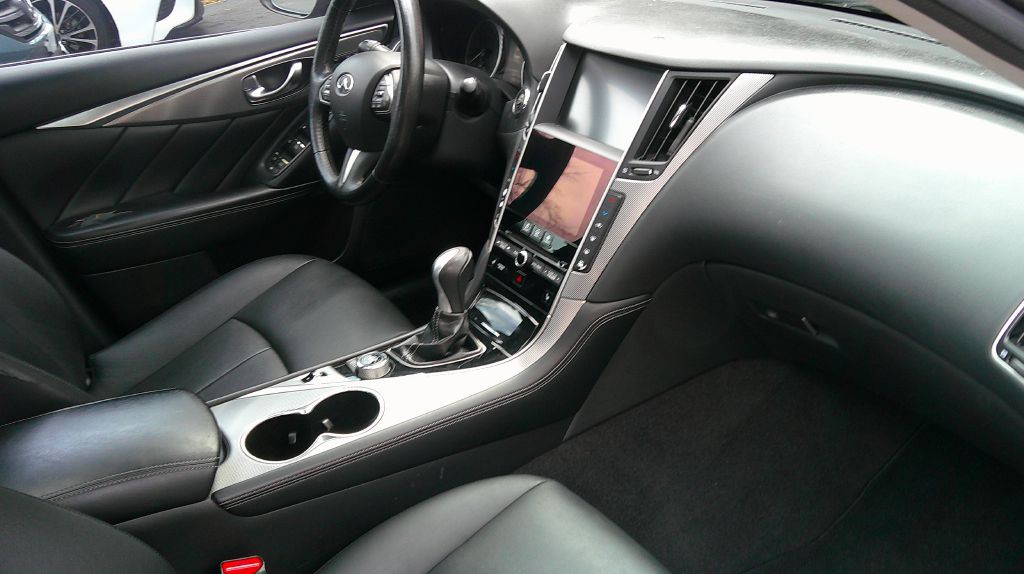 2016 INFINITI Q50 Image 9