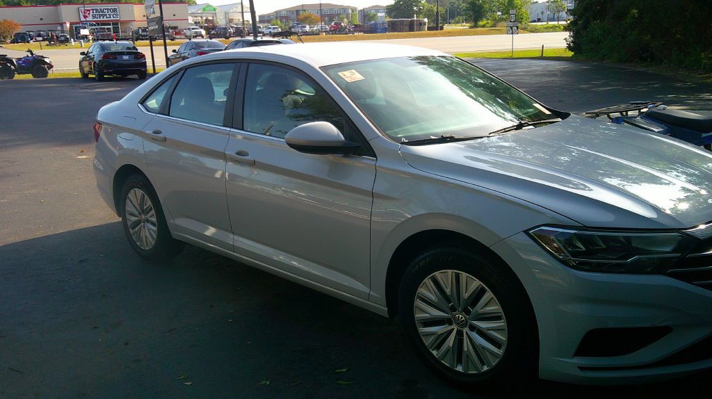 2019 Volkswagen Jetta Image 2