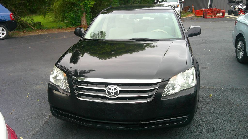 2006 Toyota Avalon Image 1
