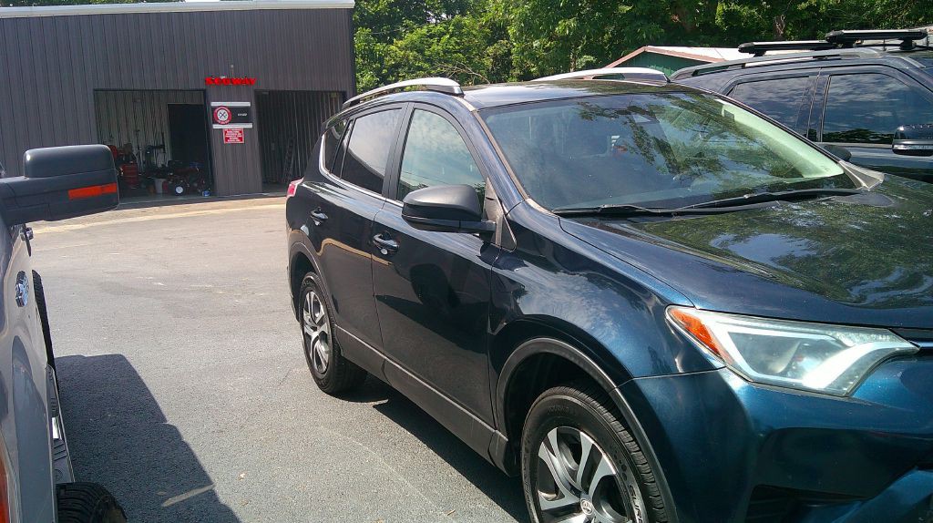 2017 Toyota Rav4 Image 3