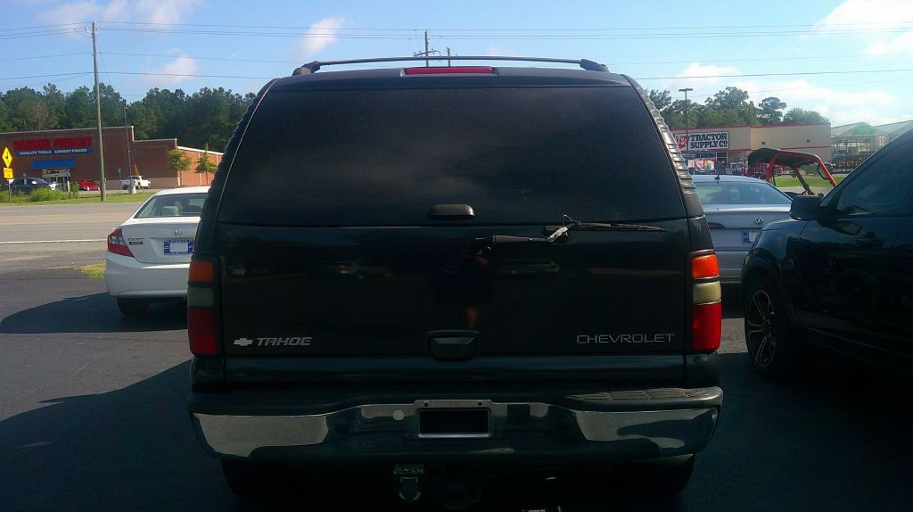 2004 Chevrolet Tahoe Image 4