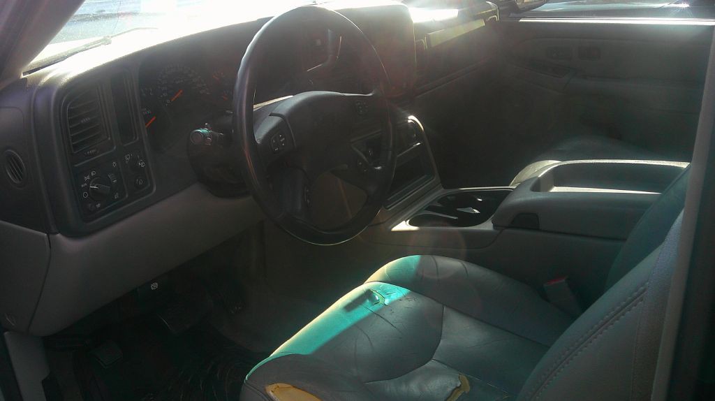 2004 Chevrolet Tahoe Image 6