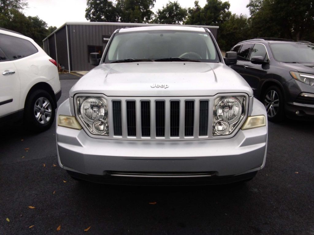 2010 Jeep Liberty Image 1