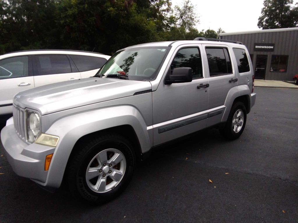 2010 Jeep Liberty Image 2