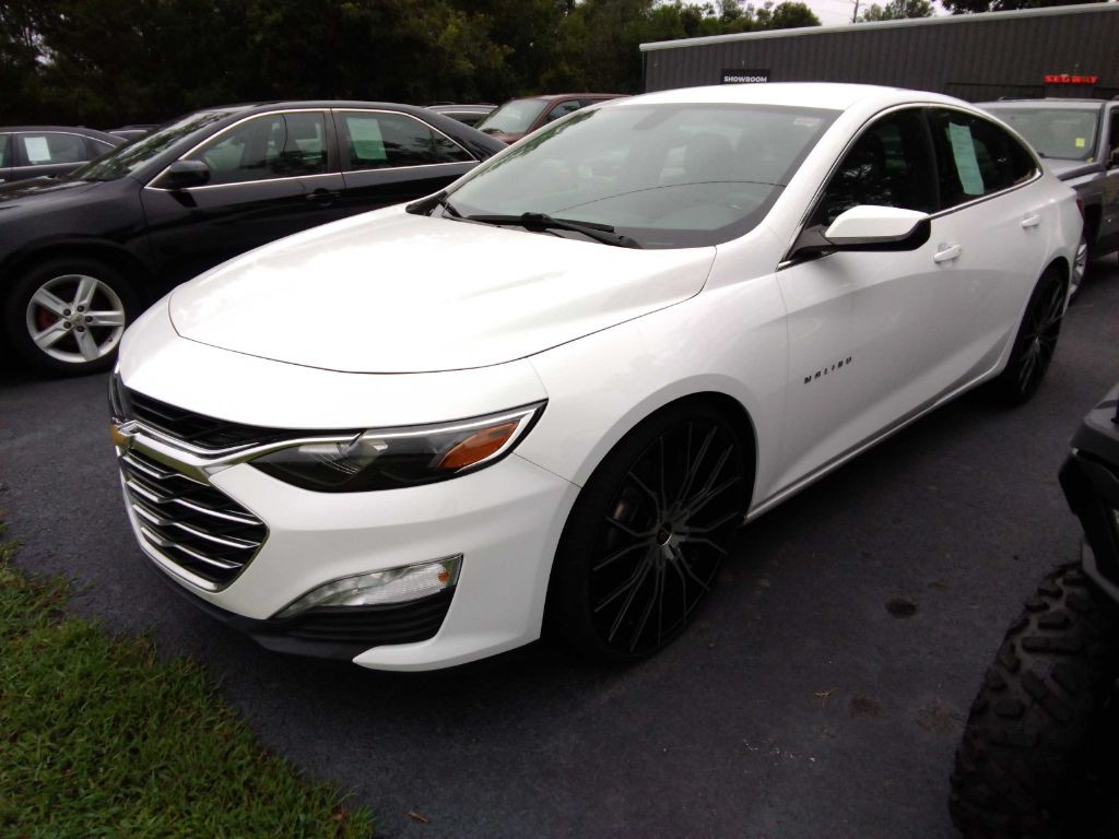2020 Chevrolet Malibu Image 2