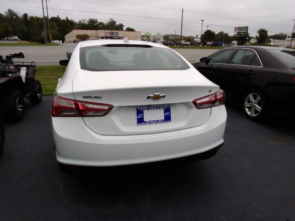 2020 Chevrolet Malibu Image 3