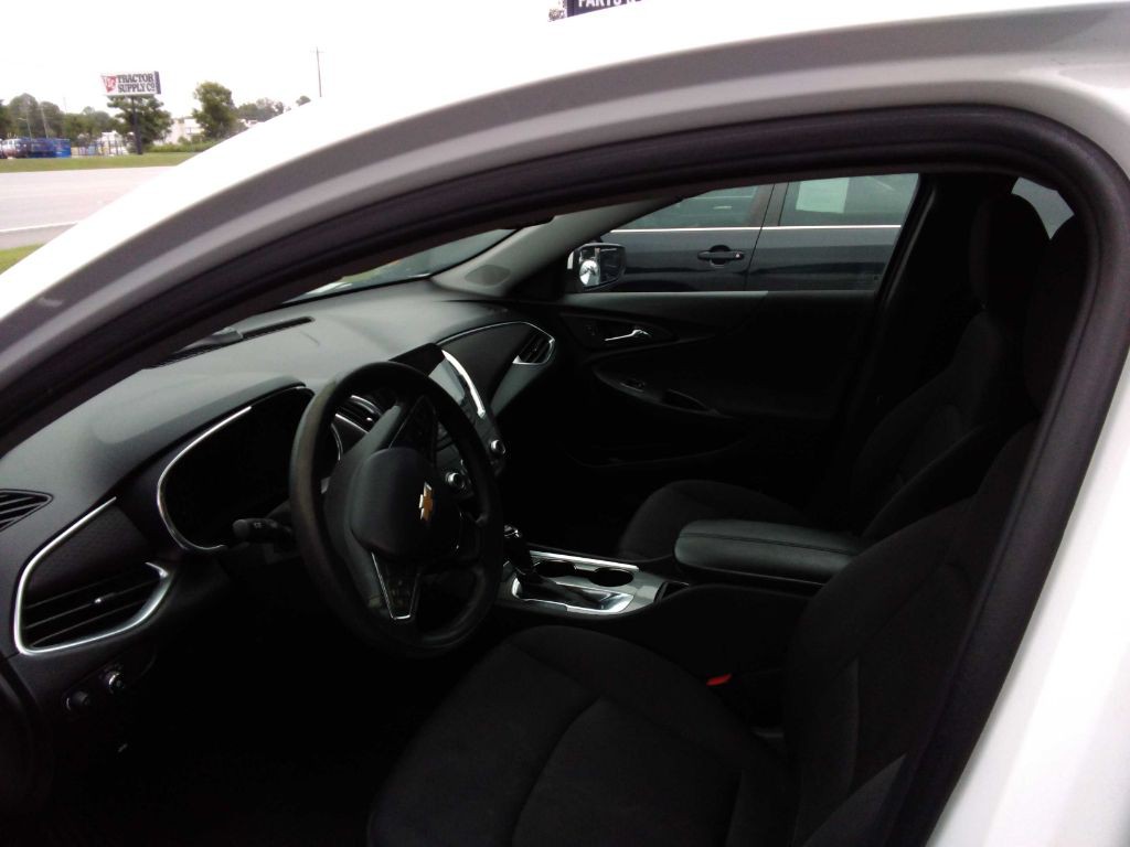 2020 Chevrolet Malibu Image 5