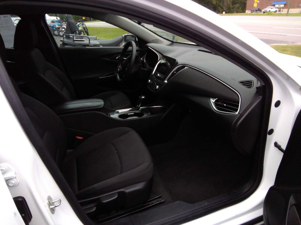 2020 Chevrolet Malibu Image 7