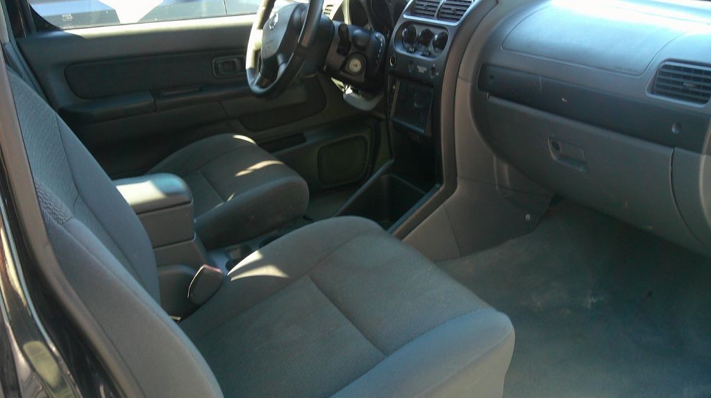 2004 Nissan Frontier Image 6