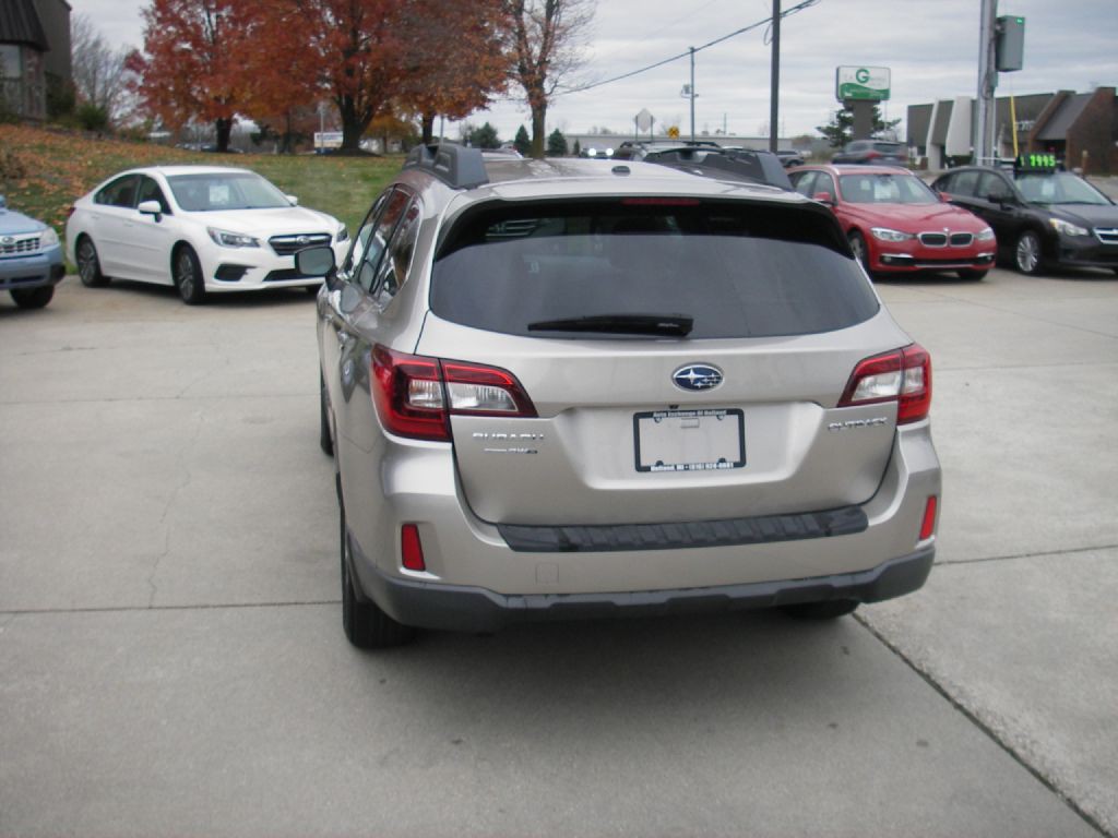 2015 Subaru Outback Image 8