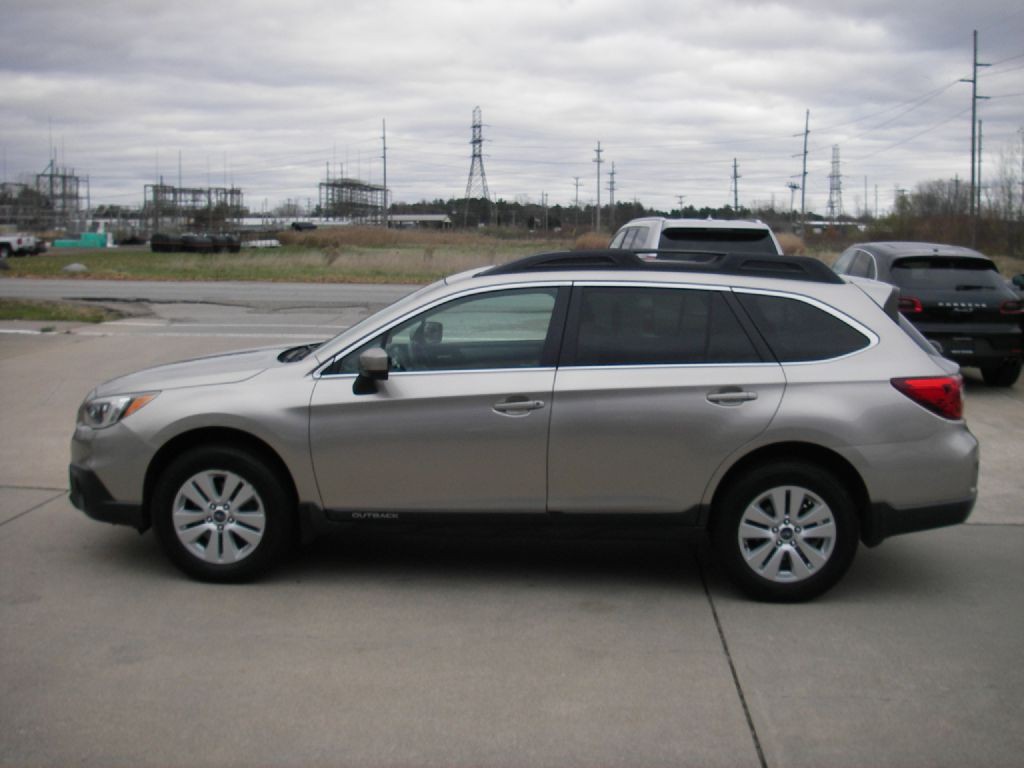 2015 Subaru Outback Image 10