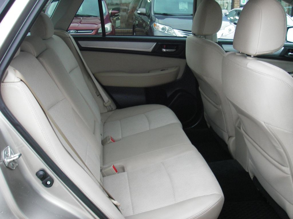 2015 Subaru Outback Image 30
