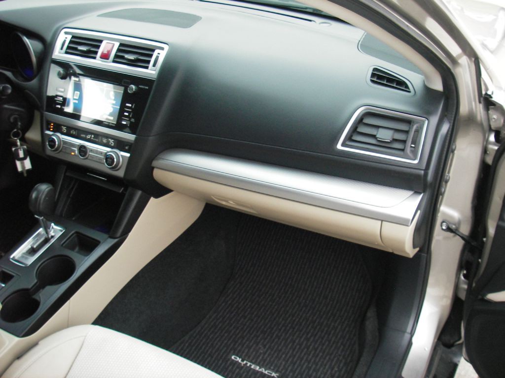 2015 Subaru Outback Image 32
