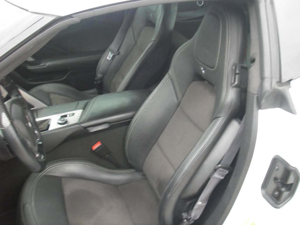 2016 Chevrolet Corvette Image 14