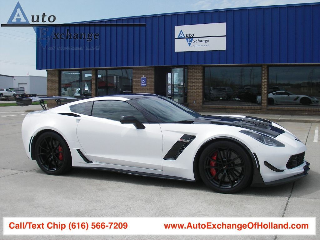 2016 Chevrolet Corvette Image 1