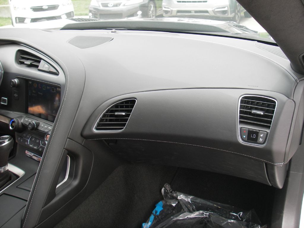 2016 Chevrolet Corvette Image 39
