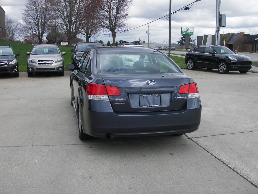 2014 Subaru Legacy Image 8