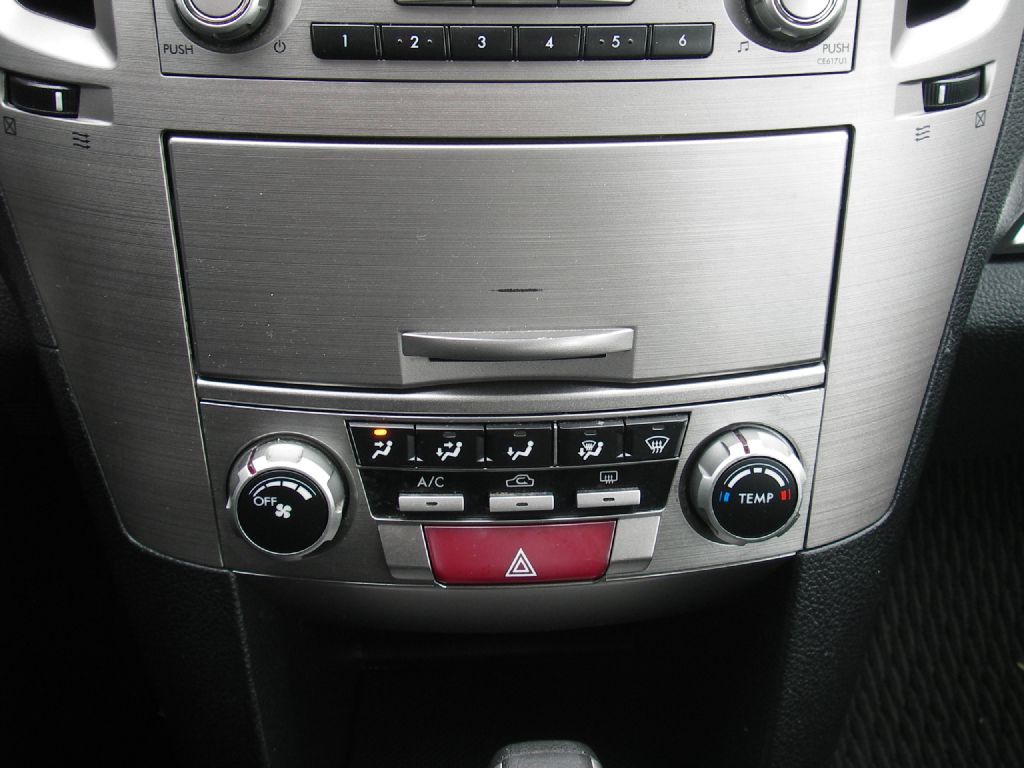 2014 Subaru Legacy Image 21
