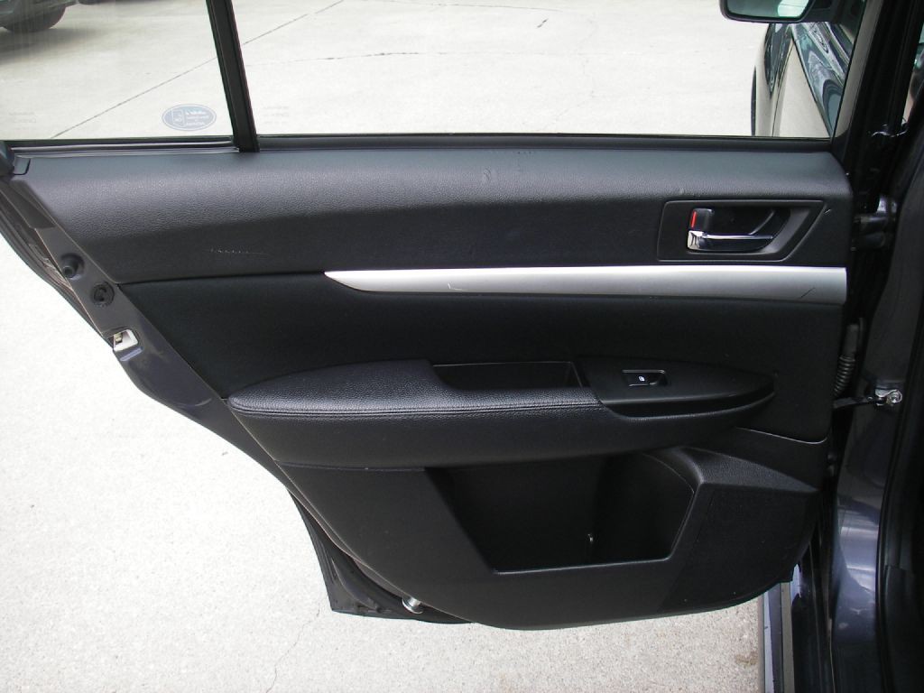 2014 Subaru Legacy Image 24