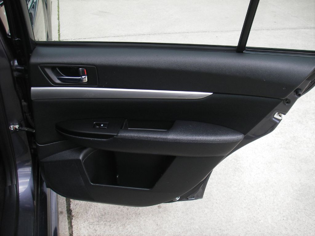 2014 Subaru Legacy Image 27