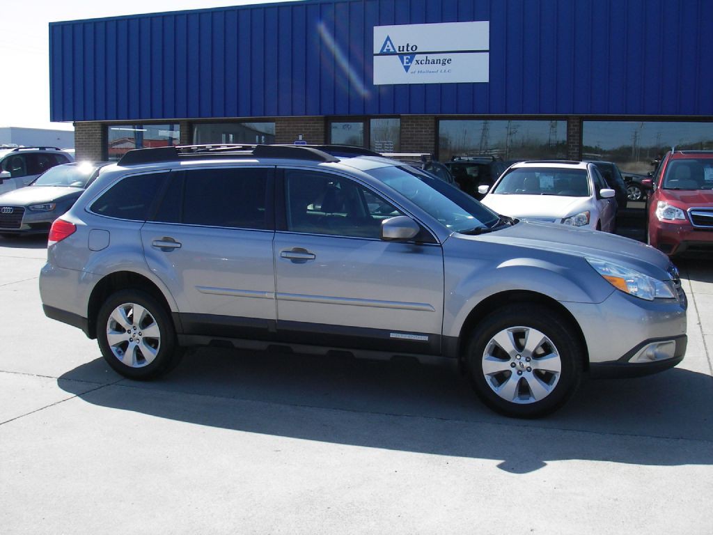 2011 Subaru Outback Image 3