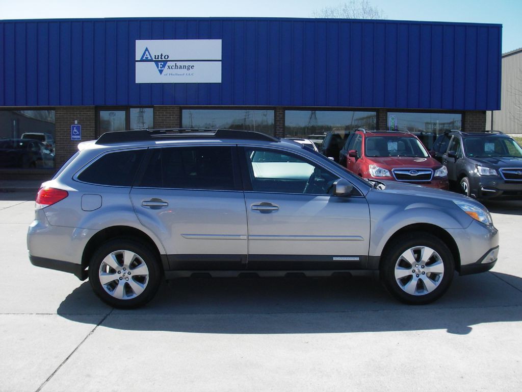 2011 Subaru Outback Image 4