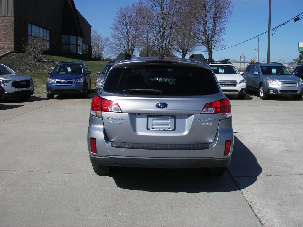2011 Subaru Outback Image 7