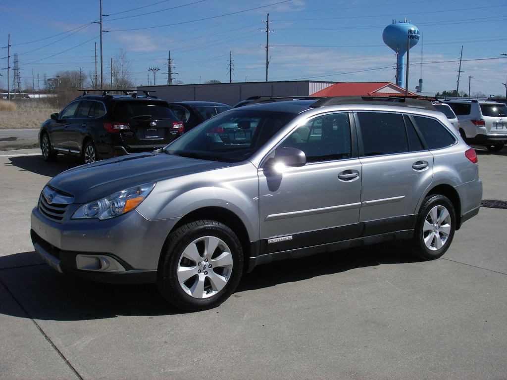 2011 Subaru Outback Image 11