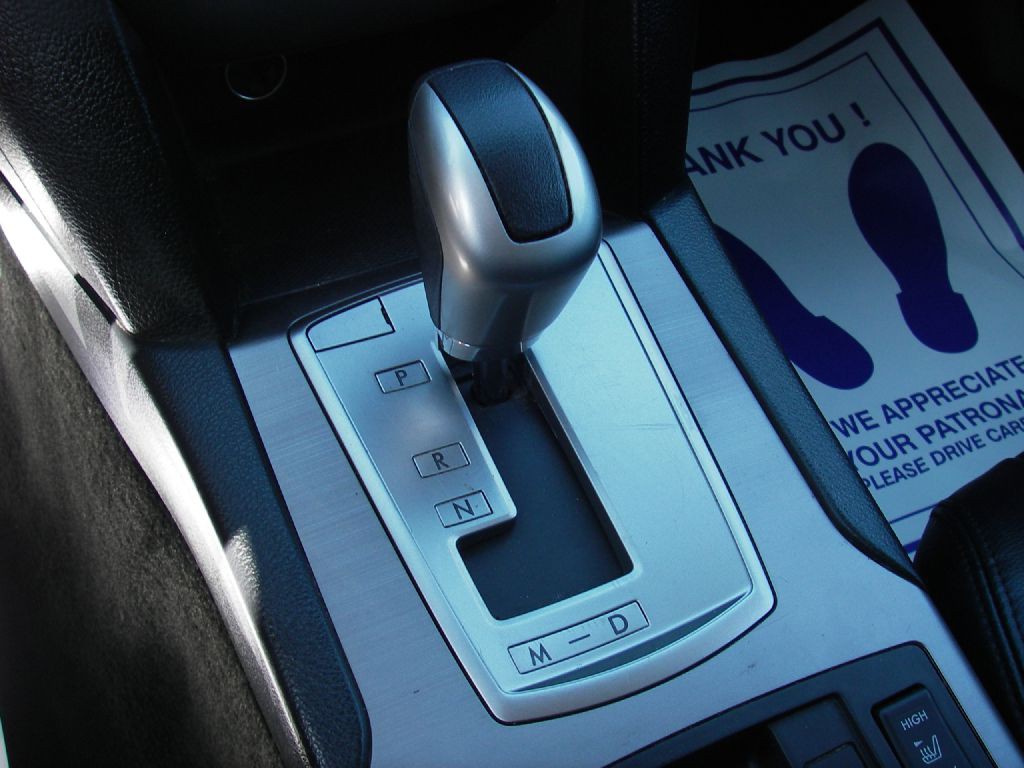 2011 Subaru Outback Image 24