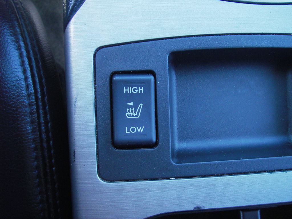 2011 Subaru Outback Image 25