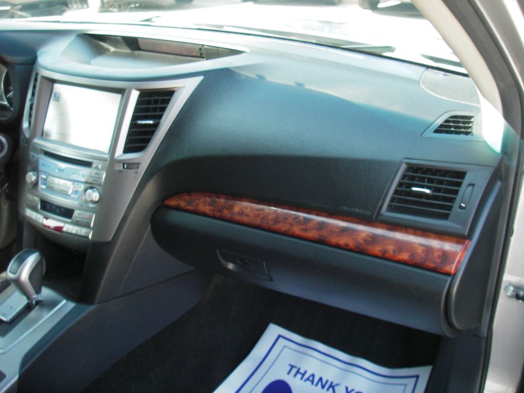2011 Subaru Outback Image 33