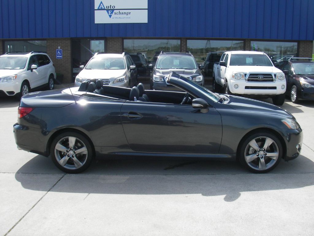 2010 Lexus IS Image 4
