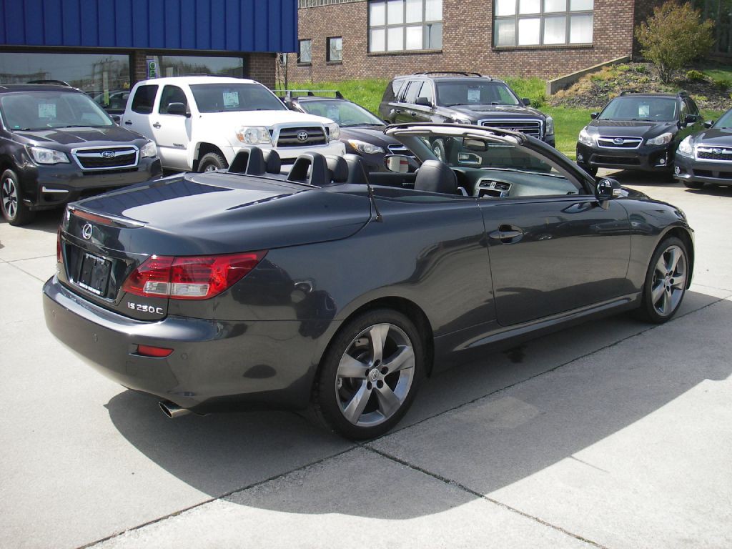 2010 Lexus IS Image 5