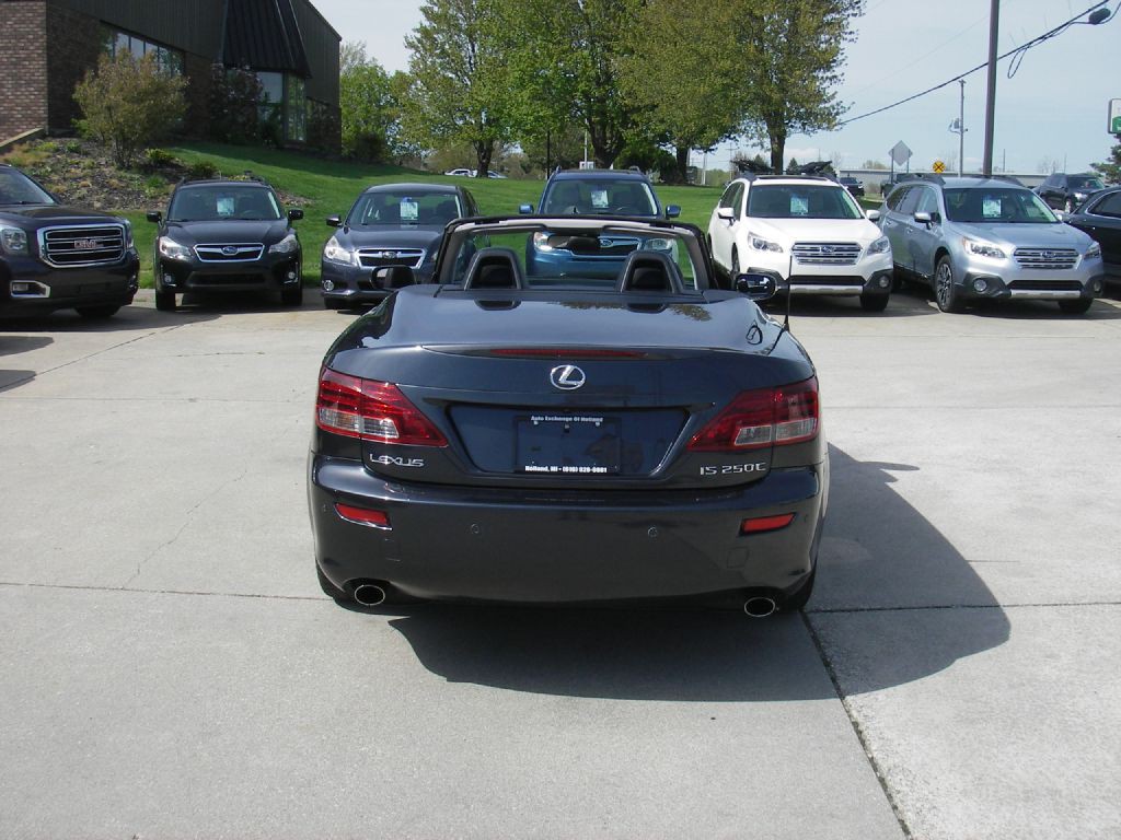 2010 Lexus IS Image 6