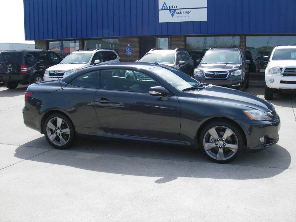 2010 Lexus IS Image 10