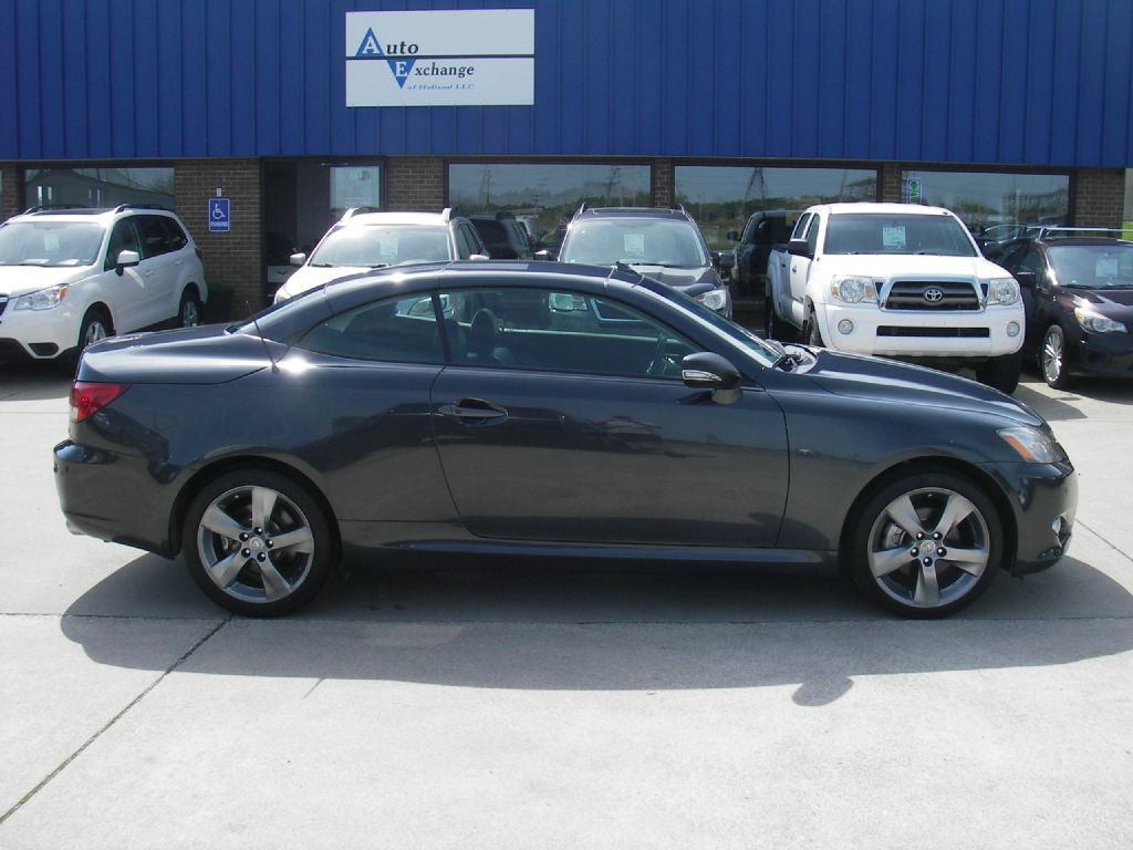 2010 Lexus IS Image 11