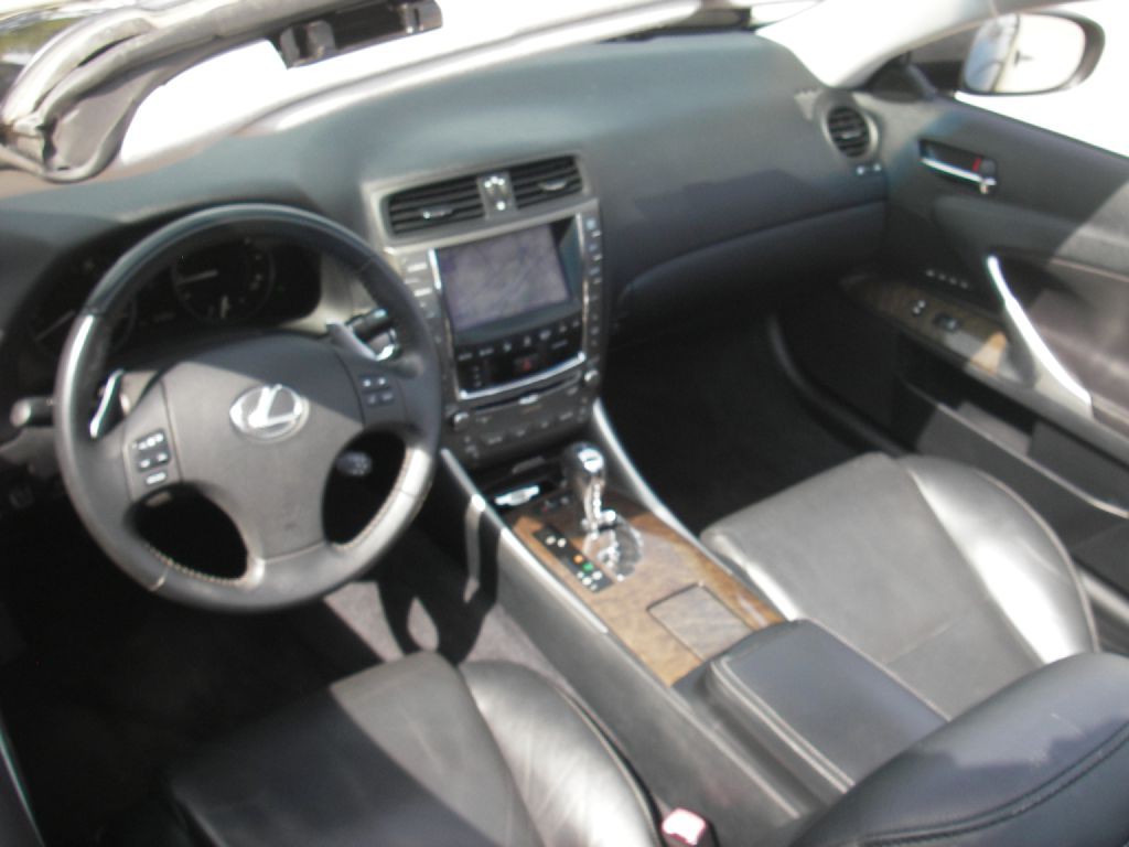 2010 Lexus IS Image 24