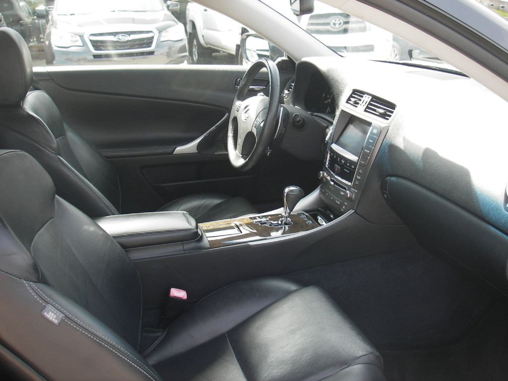 2010 Lexus IS Image 37