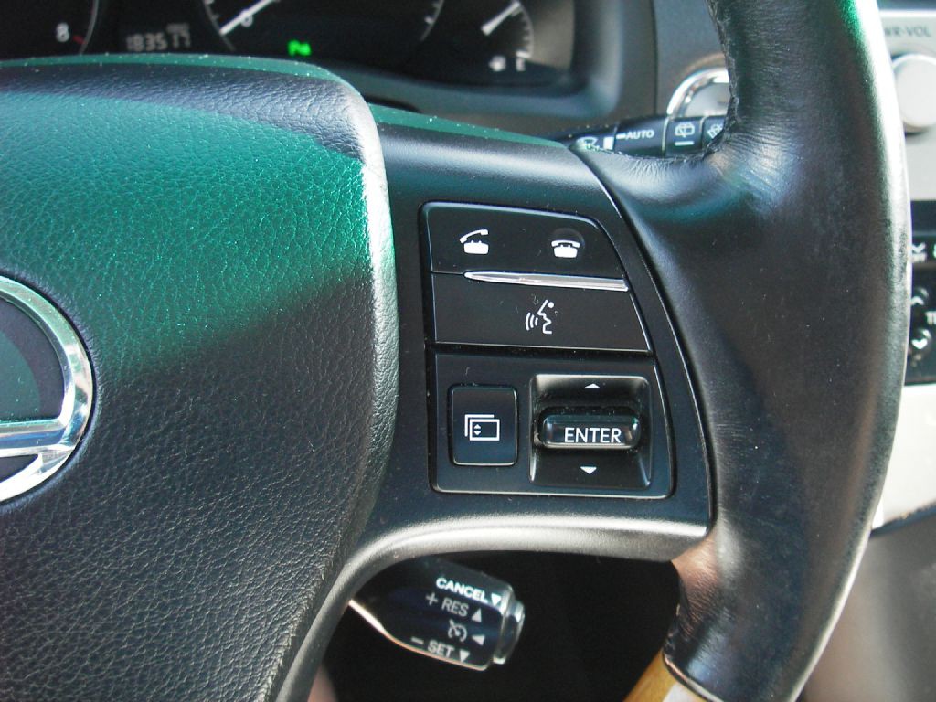 2010 Lexus RX Image 19