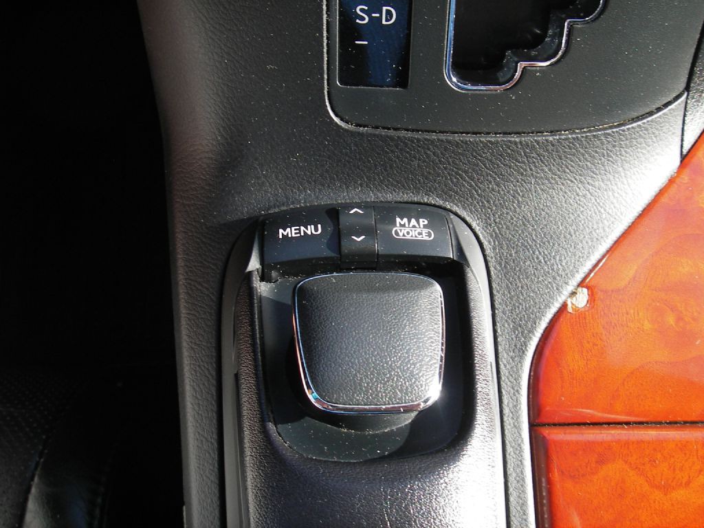 2010 Lexus RX Image 24