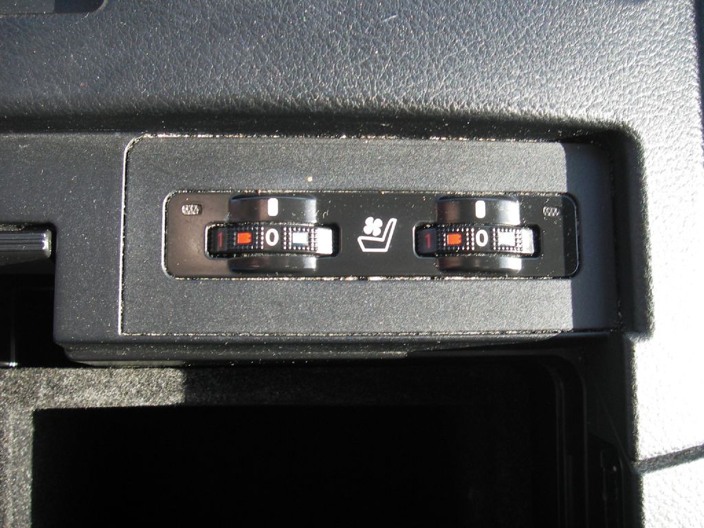 2010 Lexus RX Image 26