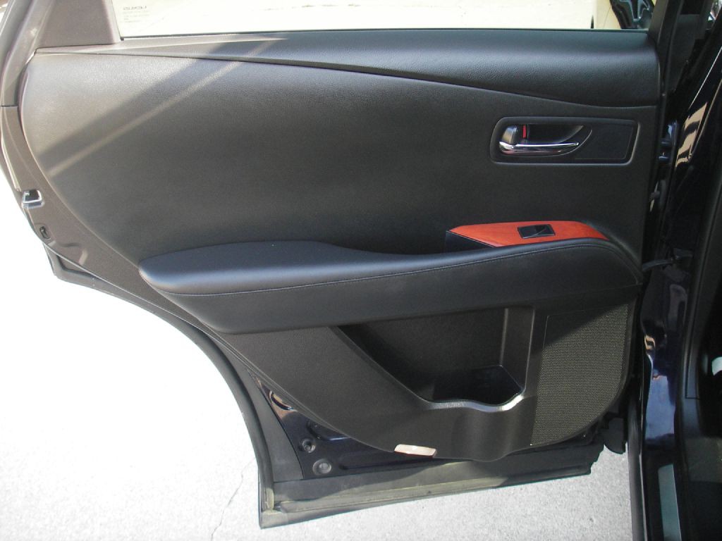 2010 Lexus RX Image 27