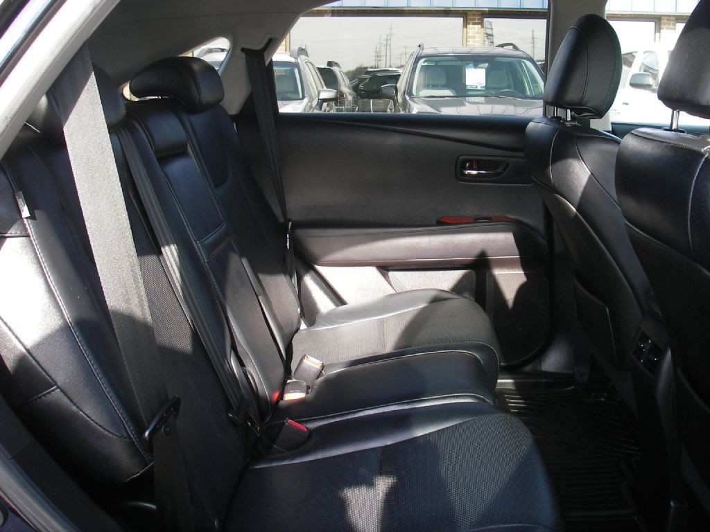 2010 Lexus RX Image 32