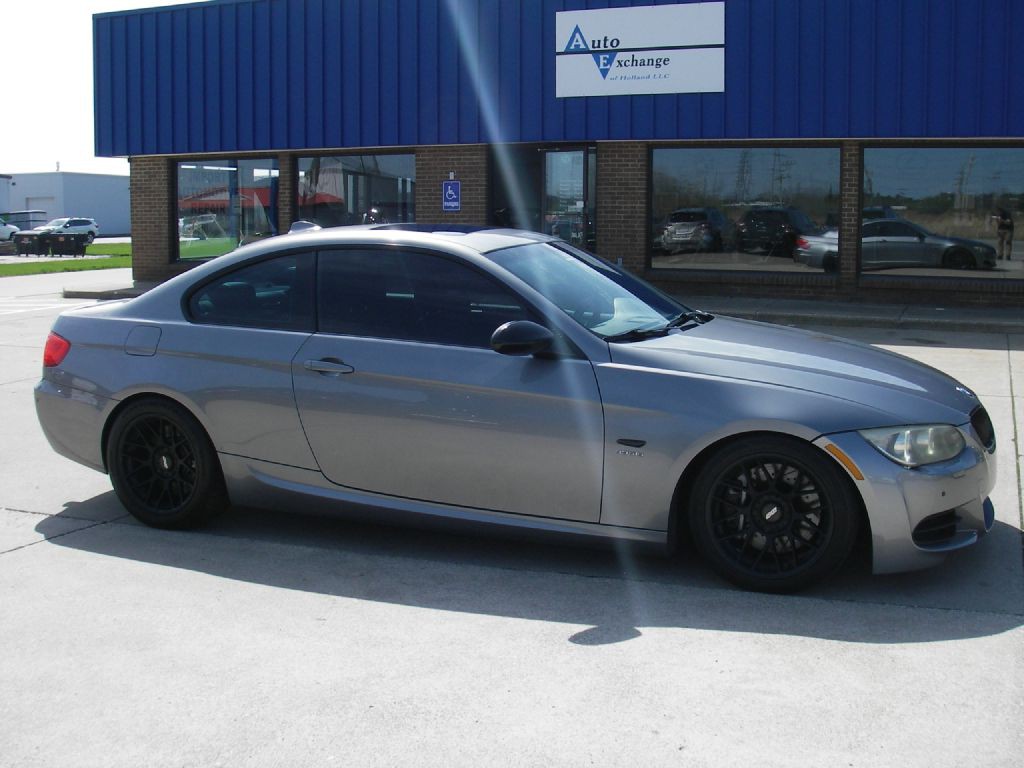 2011 BMW 3 Series Image 3